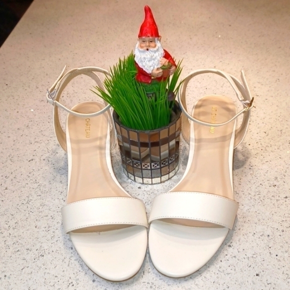 LE Chateau White Sandals - Picture 4 of 10